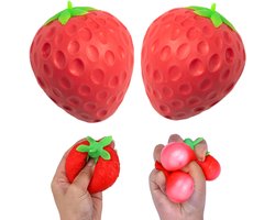Squishy stressbal aardbei 2 Stuks - Realistisch fruit sensorisch speelgoed - Knijpbal voor stressverlichting - Fidget toy voor kinderen en volwassenen - Verjaardagscadeau