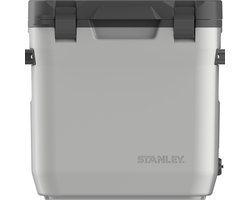 Stanley Adventure Outdoor Cooler 28.3L - IJskoud voor 4 Dagen - Dubbelwandig Geïsoleerde Coolbox - BPA Vrij - Deksel Fungeert Ook Als Stoel - Camping Koelbox - Waterdicht - Polar White
