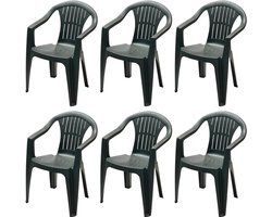 Stapelbare kunststof tuinstoel met comfortabele zitting en lage rugleuning