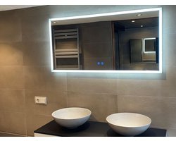 Starlight - Badkamerspiegel – Rechthoek - 120x60cm - Spiegelverwarming - 3-standen Dimbare LED Verlichting - Touch Sensor - Scandinavisch