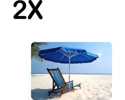 Stevige Placemat - Blauwe Stoel met Parasol op Prachting Wit Strand - Set van 2 Placemats - 35x25 cm - 1 mm dik Polystyreen - Afneembaar