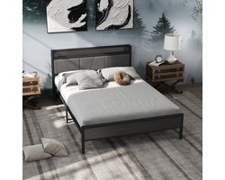 STILVORA 140x200 Bedframes - Tweepersoonsbedden - Metalen Bedframe - Industrieel Bed - USB Poorten - Zwart