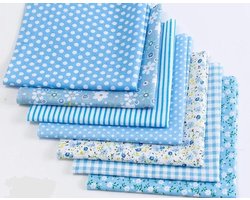 Stof licht blauw - 7 lapjes - 24 x 25 cm - quilt - patchwork