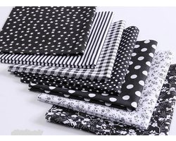 Stof zwart en wit - 7 lapjes - 24 x 25 cm - quilt - patchwork