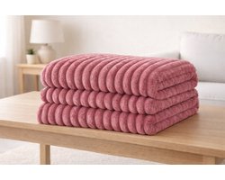 Stroken fleece deken 150x200 cm – Luxe, extra zacht & warm – Voor bank en bed – Roze