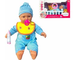 Sweet Baby - Babypop - maakt Baby Geluiden - Inclusief Accessoires + drinkflesje