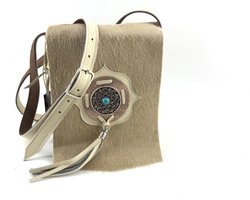 Tas gemaakt van koeienhuid Van Fiel/ Lina Leather