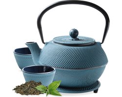 Tealøv THEE SET 1,1 LITER GIETIJZER | COMPLETE SET IN GESCHENKDOOS | Gietijzeren Theepot met Roestvrijstalen Zeef, Gietijzeren Theekopjes en Onderzetter | In Authentiek Japanse Stijl | Arare Blauw