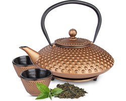 Tealøv THEE SET 1,25 LITER GIETIJZER | COMPLETE SET IN GESCHENKDOOS | Gietijzeren Theepot met Roestvrijstalen Zeef, Gietijzeren Theekopjes en Onderzetter | In Authentiek Japanse Stijl | Kambin Koper