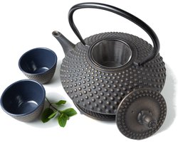 Tealøv THEE SET 1,25 LITER GIETIJZER | COMPLETE SET IN GESCHENKDOOS | Gietijzeren Theepot met Roestvrijstalen Zeef, Gietijzeren Theekopjes en Onderzetter | In Authentiek Japanse Stijl | Kambin Zwart - Goud