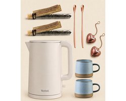 TEFAL Thermo Protect KO140B Waterkoker 1,5L - theepakket met 2 blauwe-bruine mokken, 2 theebuisjes, 2 lange rosé-goudkleurige theelepels en thee-infusers