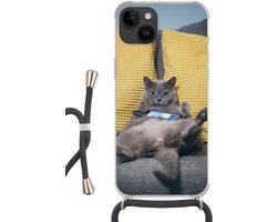 Telefoonhoesje Geschikt voor Apple Iphone 14 - Kat - Bank - Lui - Siliconen - Crossbody - Backcover met Koord - Telefoonhoesje met koord - Hoesje met touw Telefoonhoesje