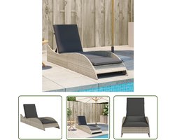 The Living Store Ligbed met kussen 60x205x73 cm poly rattan lichtgrijs - Ligstoel - Lounge Stoel - Buitenstede - Tuinset - Garden Furniture