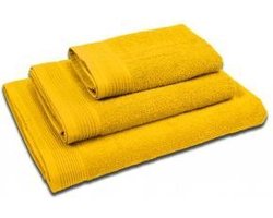 The One Badhanddoek 450 gram 70 x 140 Geel