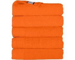 The One Towelling Classic Handdoeken - 70 x 140 cm - 5 Stuks - Voordeelverpakking - Hotelkwaliteit - 100% Gekamd katoen - Sneldrogend - Handdoekenset - Badhanddoek - Oranje