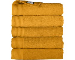 The One Towelling Classic Handdoeken - 70 x 140 cm - 5 Stuks - Voordeelverpakking - Hotelkwaliteit - 100% Gekamd katoen - Sneldrogend - Handdoekenset - Badhanddoek - Okergeel