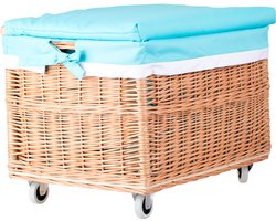 The Wicker Stories – Rieten kisten op wielen met deksel – Handgevlochten rotan, met blauwe stoffen voering – Stevige bodem, mobiel ontwerp – Ideaal voor speelgoed en opbergen – Made in Europe