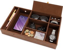 Titel: Bruine Faux Lederen Nachtkast Organiser Tray - 6 Compartimenten Desk Opslag Doos voor Beurs, Telefoon, Sleutels - Allesvanger voor Naast het Bed. Met de Allecto.