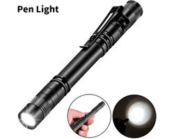 TLVX LED Pen Zaklamp – 5W Sterke en Ultra Kleine Aluminium lamp – Waterdicht – Voor Kinderen en Volwassenen – Scouting – Bos – Camping – Vakantie – Survivallen – Veiligheid – Noodpakket licht lamp – Compact – Slechts 13,3cm – Met Kleding Clip