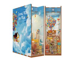 Tonecheer Travel With The Wind Book Nook Bouwpakket - Modelbouw - 18,2 x 8 x 24,5 cm - DIY Pakket - Houten 3D Puzzel - Boekensteun - LED-licht - Bewegingssensor Licht - Boekenhouder
