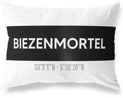 Tuinkussen BIEZENMORTEL - NOORD-BRABANT met coördinaten - Buitenkussen - Bootkussen - Weerbestendig - Jouw Plaats - Studio216 - Modern - Zwart-Wit - 50x30cm