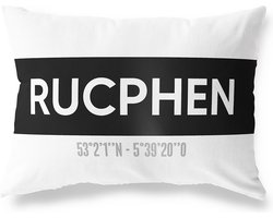 Tuinkussen RUCPHEN - NOORD-BRABANT met coördinaten - Buitenkussen - Bootkussen - Weerbestendig - Jouw Plaats - Studio216 - Modern - Zwart-Wit - 50x30cm