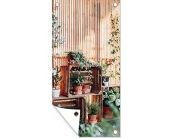 Tuinposter 80x160 cm - Tuindecoratie Planten in een kast - Poster voor in de tuin - Buiten decoratie - Schutting tuinschilderij - Tuindoek muurdecoratie - Wanddecoratie balkondoek