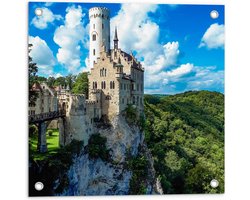 Tuinposter – Kasteel op de Top van een Berg - 50x50 cm Foto op Tuinposter (wanddecoratie voor buiten en binnen)