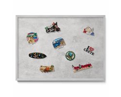 Tulup Magneetbord met Zilveren Frame - Grijs Magneetbord Met Decoratieve Patronen - 70 cm x 50 cm - Betonnen muurtextuur - Magneetbord voor Foto's en Notities - Magneetbord voor Reissouvenirs - Magnetisch Bord Foto Bevestiging