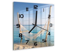 Tulup Wandklok - Hangmat aan zee Moderne Wandklok Glas - 30x30 cm - Blauw Wandklok Glas Decoratie - Zwarte handen - Vierkante Klok - Glazen Wandklok Design - Klok Glas Met Opdruk