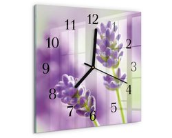 Tulup Wandklok - Lavendel Wandklok Glas Decoratie - 30x30 cm - Paars Gekleurde Glazen Klok - Zwarte Handen - Vierkante Wandklok - Glazen Klok Met Print - Wandklok Glas Met Motief