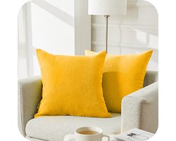 Twee Decoratieve Kussenhoezen 35 x 35 cm Geel