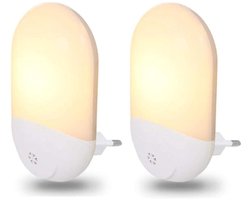 Twee witte plastic LED-nachtlampjes, 2700K warm wit licht, geschikt voor huisbeveiliging en kinderkamerverlichting, geschikt voor zonsondergang- en zonsopgangsensoren.