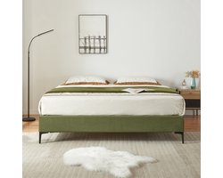 Tweepersoonsbed Lilla met bedbodem 140x200 cm groen [en.casa]