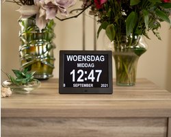 Utilis Digitale Klok XL - Wekker - Kalender met Datum, Tijd en Alarm - Ochtend, Middag en Avond Aanduiding - Zwart Dementie - Voor Alle Leeftijden - Kunststof - Modern Design - Rechthoekig - Binnen Gebruik