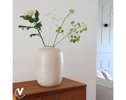 Vaas Artic | Medium | Matte Ivory - Mat Beige | Mondgeblazen glas | Ø25 x H35 cm