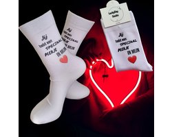 Valentijn - Love - Hou van je - Verjaardag - Gift - Valentijns cadeau - Sokken met tekst - Witte sokken - Cadeau voor vrouw en man - Kado - Sokken - Verjaardags cadeau voor hem en haar - Plekje in mijn hart - Verliefd - Vaderdag - Moederdag - LuckyDa