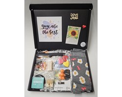Verrassing Box voor Mannen Cadeau – Goed Gevulde Mannenbox met Snacks, Gadgets & Wenskaart ‘You are the Best’