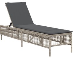 vidaXL - Ligbed - met - kussen - poly - rattan - lichtgrijs