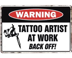 Vintage Tinnen Bord Tattoo Studio Warning 20x30cm | Metalen Wandbord Voor Tattoo Shop Salon En Interieur | Retro Wall Art Voor Wachtruimte Balie Werkplek Of Etalage | Stoere Decoratie Voor Tatoeage Studio Piercing Shop En Man Cave