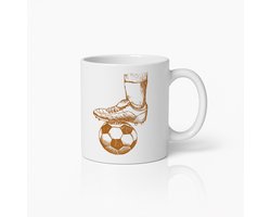 Vintage Voetbal Koffiemok – Cadeau voor Voetballiefhebbers met Klassiek Schoen en Bal Ontwerp
