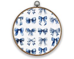 Vintage Wanddecoratie met Houten Lijst en Canvasprint - Blauwe en Witte Porselein Kunst voor Tuin, Slaapkamer en Kunstkamer - Diameter 26 cm