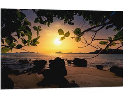 Vlag - Uitzicht vanaf Strand op Felle Zon boven het Zeewater - 90x60 cm Foto op Polyester Vlag