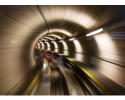 Vliesfotobehang Fotobehang 7 Banen, Undergrondse Tunnel Art. 18024