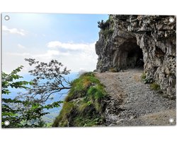 WallClassics - Tuinposter – Grot in de Berg - 75x50 cm Foto op Tuinposter  (wanddecoratie voor buiten en binnen)