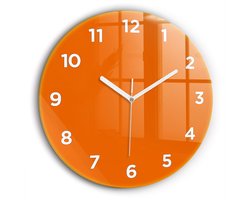 Wallfluent Wandklok - Oranje Ronde Glas Klok - 60 cm x 60 cm - Oranje Wandklok - Witte Handen - Wandklok Met Cijfers - Wandklok Glas Woonkamer - Ronde Glazen Klok - Minimalistisch Wandklok - Ronde Glazen Wandklok
