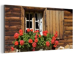 Wanddecoratie Metaal - Aluminium Schilderij Industrieel - Venster met geranium bloemen in bloei - 40x20 cm - Dibond - Foto op aluminium - Industriële muurdecoratie - Voor de woonkamer/slaapkamer