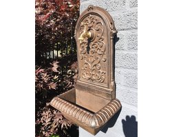 Wandfontein, wasbak gietijzer bruin.