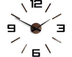 wandklok groot, zelfklevende wandklok, design klok, moderne wandklok, ronde wandklok, koperen wandklok, wanddecoratie woonkamer, grote klok 60 cm, industriële klok, LANA klok.