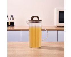 Waterkan met een acacia houten deksel